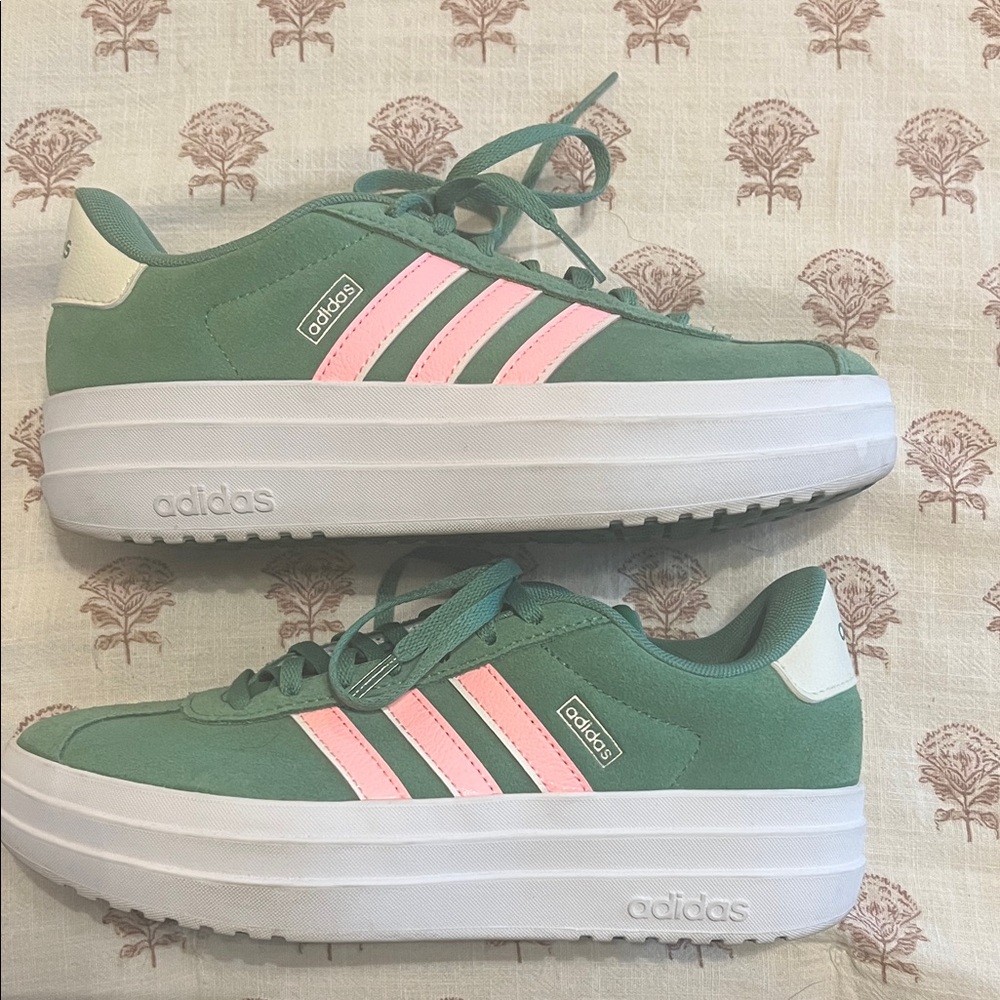 adidas Women's Green Suede Sneakers with Pink Stripes - Only worn twice! - Picture 2 of 5